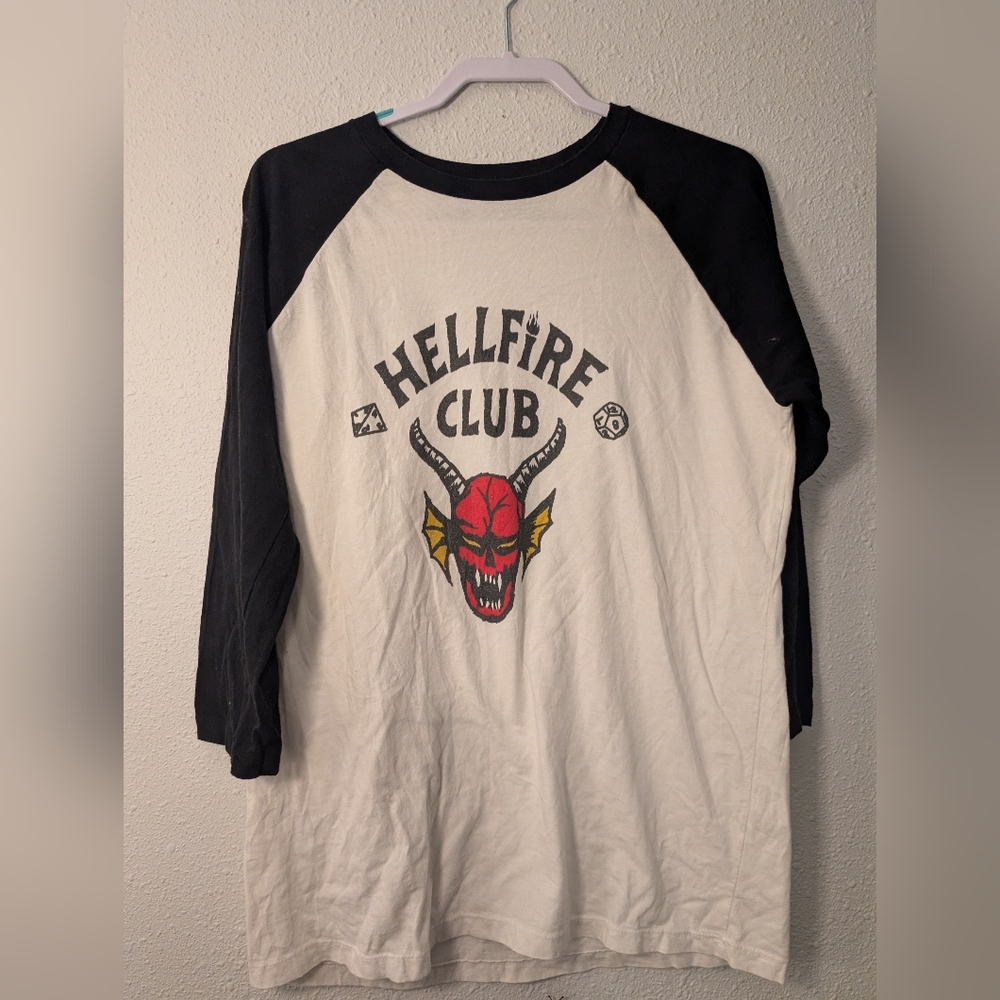 Hellfire Club Raglan T-Shirt large Stranger Things Netflix